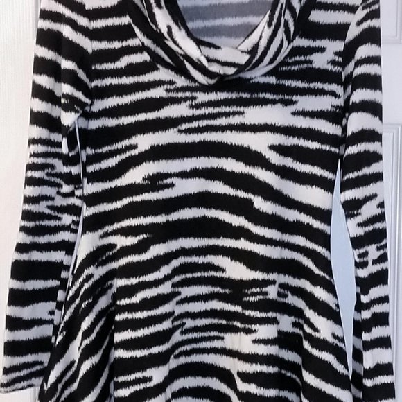 Jon Den Tops - Jon Den Cowl Neck Zebra Stripe Top. Size: S